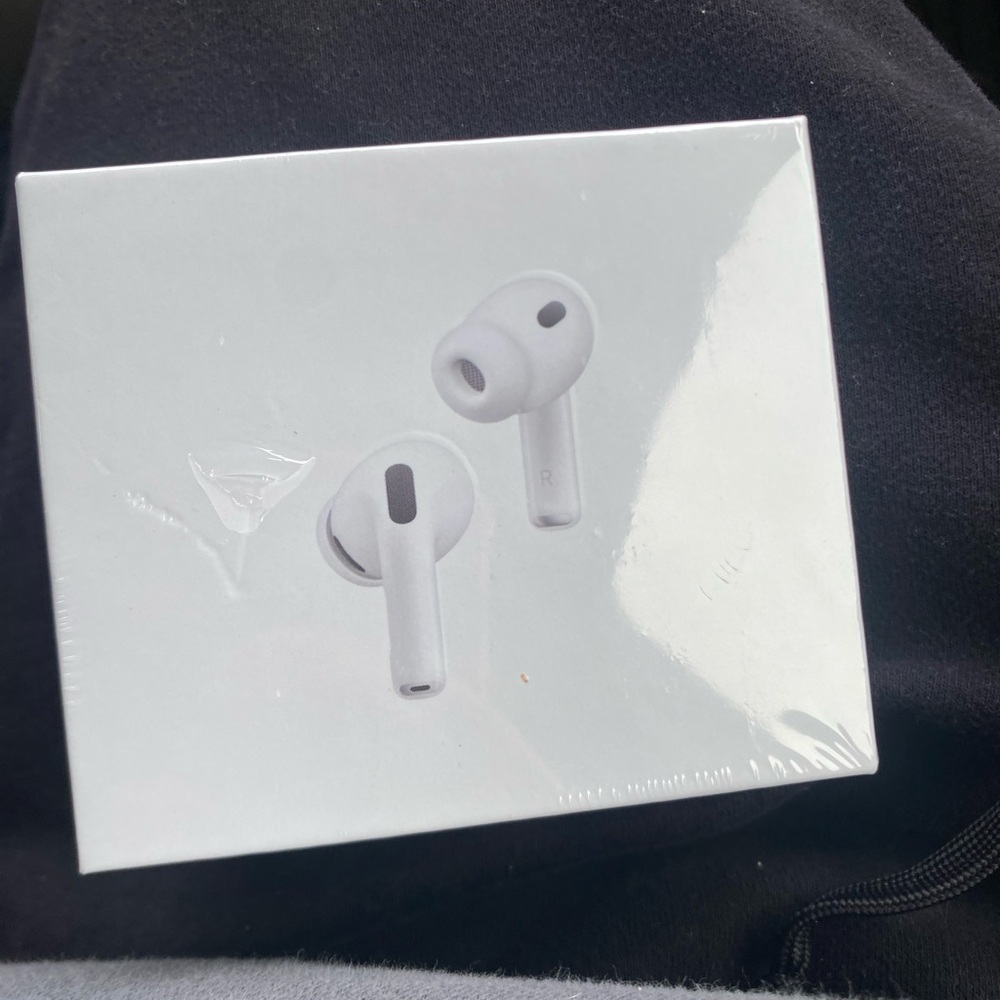 Apple White Wireless Earbuds
